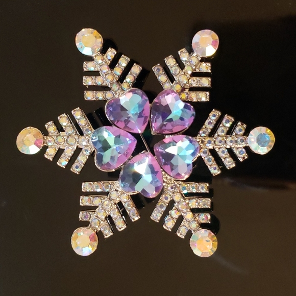 Snowflake Brooch Pin - Picture 1 of 4